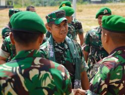 Danrem 042/Gapu Tinjau Yonif TP 844/Ksatria Batanghari dan Kompi Senapan B Yonif 142/Ksatria Jaya di Kabupaten Tebo.