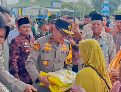 Polda Jambi Gelar Gerakan Pangan Murah, Salurkan 16,5 Ton Beras untuk Masyarakat Jelang Idul Fitri.