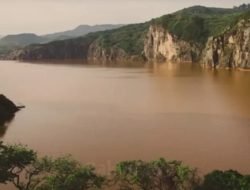 Kematian Dalam Kesunyian ” Misteri Danau Nyos : Saat Alam ” Bersin” Melepaskan Awan Tak Terlihat Yang Meleny*pkan Seluruh Desa Hanya Dengan Satu Malam.