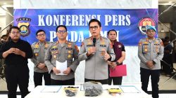 Polda Jambi Gelar Konferensi Pers, DPO Narkotika Berhasil Ditangkap di Tanjab Barat.