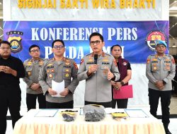 Polda Jambi Gelar Konferensi Pers, DPO Narkotika Berhasil Ditangkap di Tanjab Barat.