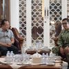 Perkuat Sinergi TNI dan Pemerintah Daerah, Danrem 042/Gapu Silaturahmi ke Rumah Dinas Bupati Muaro Jambi.