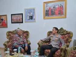 Kapolda Jambi Bersama PJU dan Bhayangkari Gelar Anjangsana ke Purnawirawan Polri dalam Rangka Hari Bhayangkara ke-80.