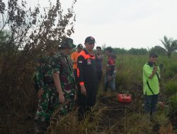 Kasrem 042/Gapu Tinjau Lokasi Karhutla di Muaro Jambi, Pastikan Api Padam dan Pendinginan Berjalan Optimal.