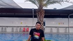 Liburan Bermanfaat : Belajar Berenang Bersama Coach Deby di Kolam Renang Taman Wisata Donorejo.
