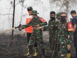 Karhutla Londerang Kembali Ditinjau, Danrem 042/Gapu Dan Gubernur Jambi Pastikan Pemadaman Dan Pendinginan Terus Dilakukan.