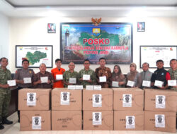 Danrem 042/Gapu Salurkan 25 Ribu Masker Bantuan Presiden, Lindungi Warga Jambi Dari Dampak Kabut Asap Karhutla.