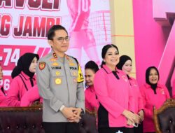 Kapolda Jambi Buka Pertandingan Bola Voli Antar Bhayangkari Cabang se-Daerah Jambi.