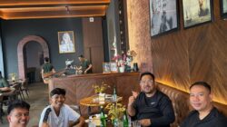 Usai Saling Pukul di Ring, Vicky, Bedu dan Dede Sunandar Sarapan Bareng di Jambi.